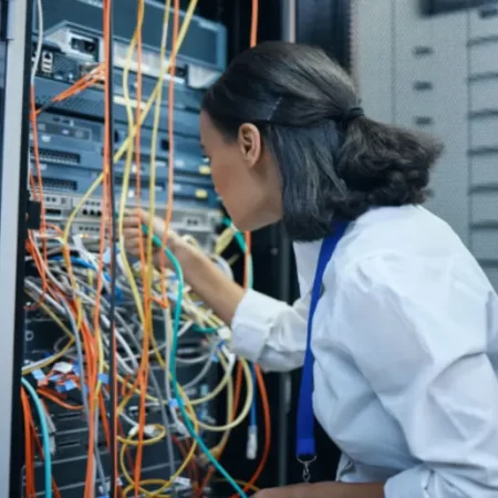 Web Host vs. Server: Key Differences to Know to Run a Successful Website